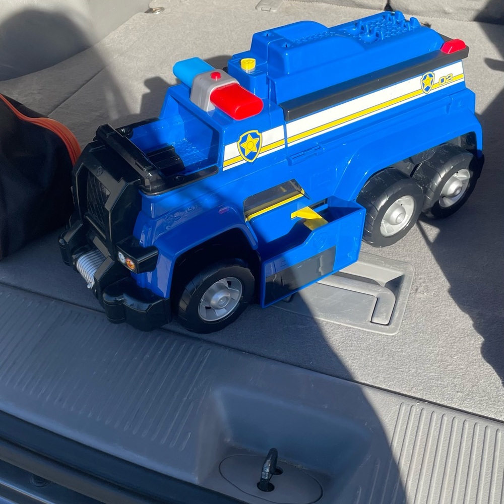 Paw Patrol Chase’s Ultimate Cruiser